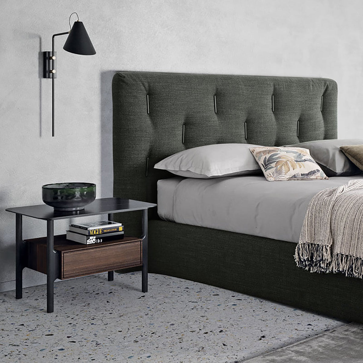 Bars Capitonne Headboard Bed