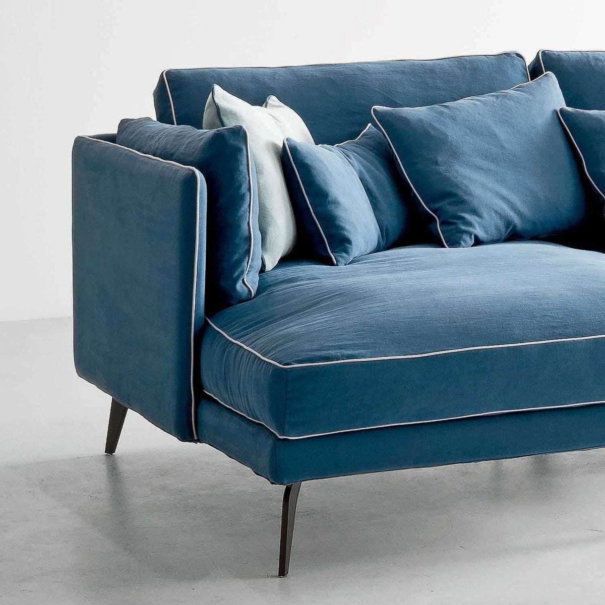 Milton contemporary Italian designer sofa by Dall'Agnese
