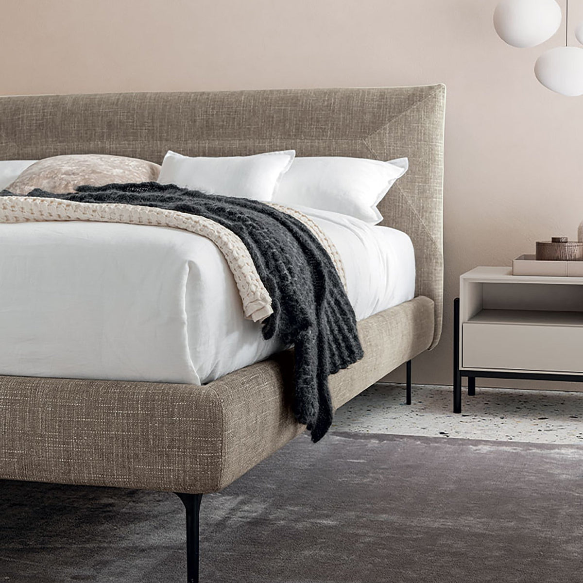 Sentempa Compact Upholstered Bed